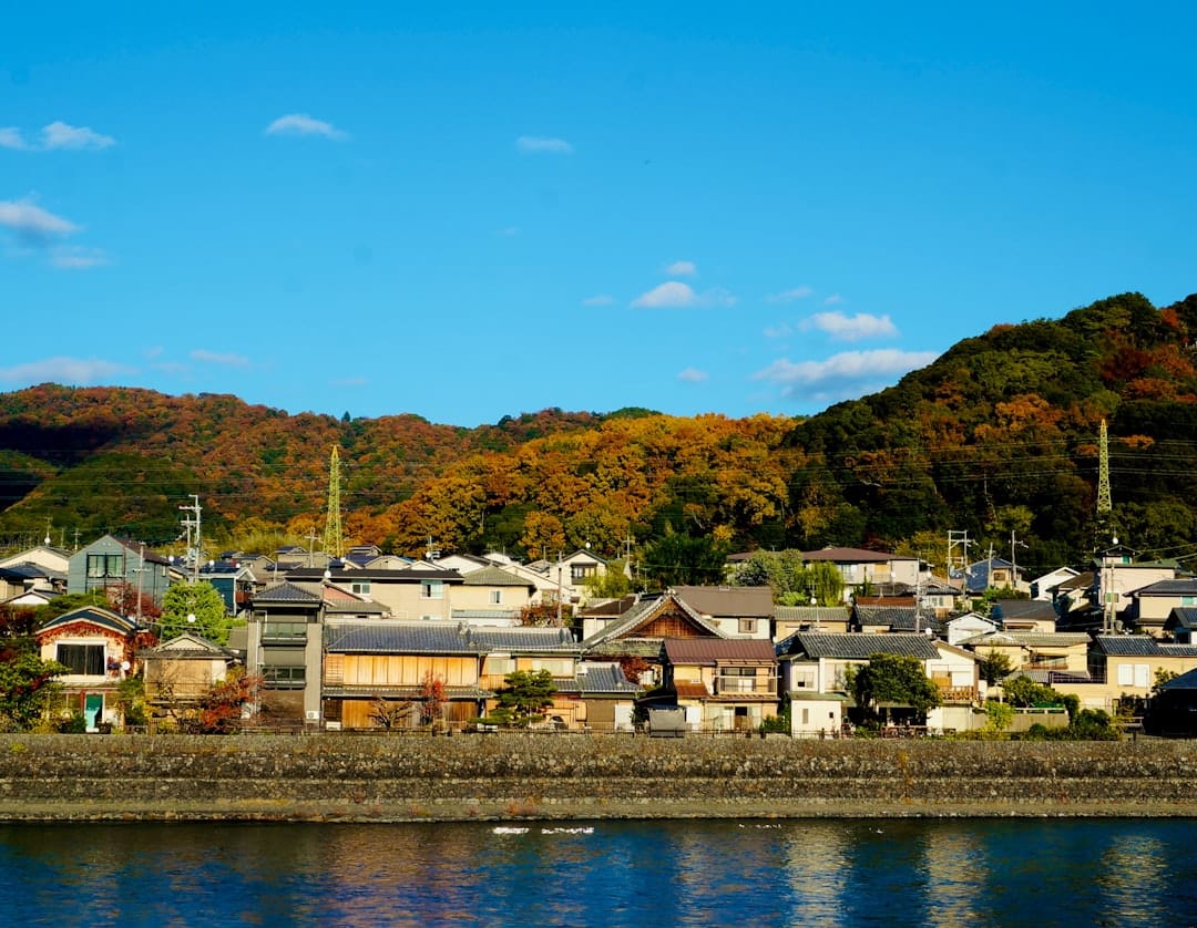 Uji Area · 120 min