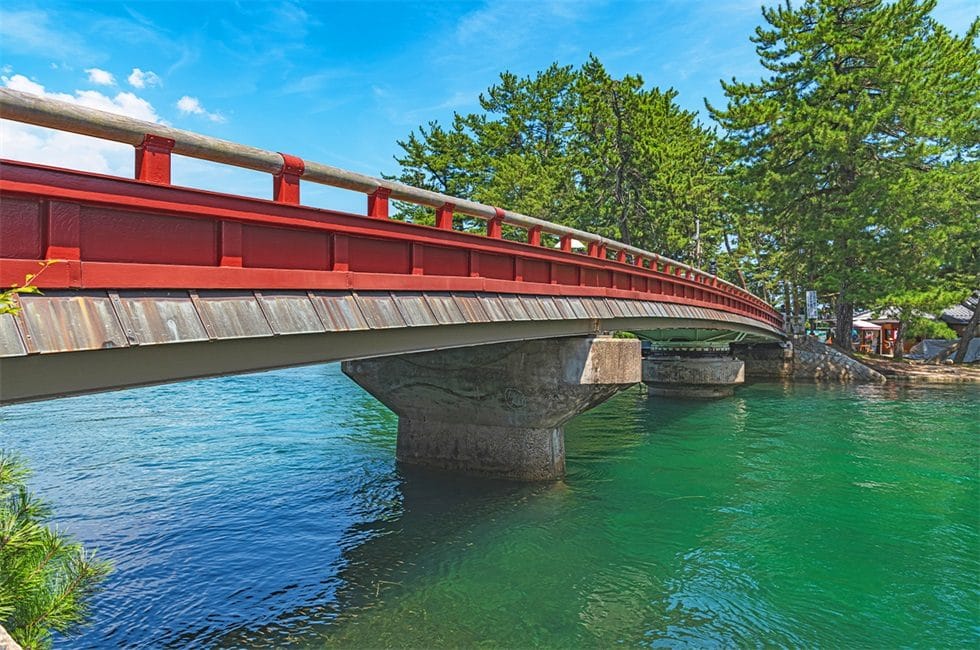 Amanohashidate Ine Funaya and Miyama Gassho Village Day Trip