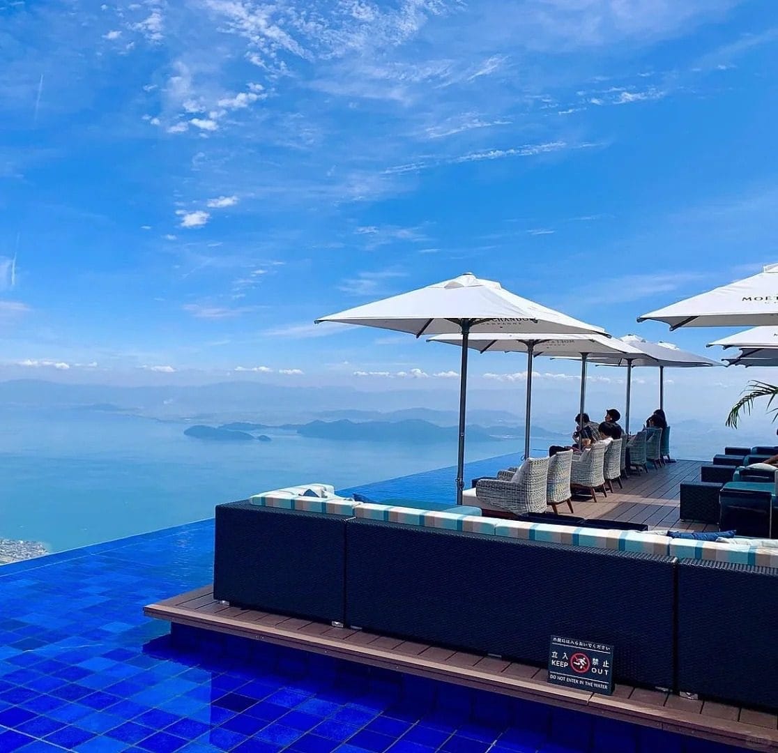 One-day tour to Lake Biwa Observatory, Shirahige Shrine, and Ukimido