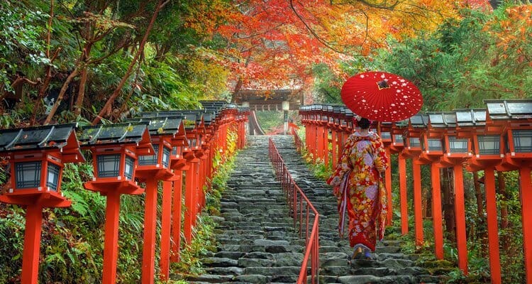 Kifune Shrine's autumn beauty