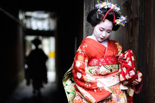 Privates Ozashiki in Kyoto: echte Geiko und Maiko, geschlossener Raum