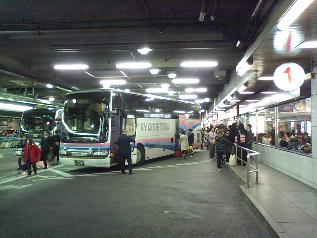 Einen Bus mit 45 Sitzplätzen in Osaka chartern: Der komplette Reiseführer für Gruppen