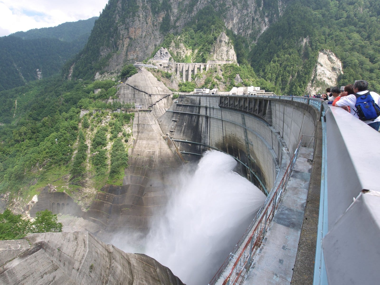 Tateyama Kurobe Alpine Route – Walking Through 65-Foot Walls of Snow