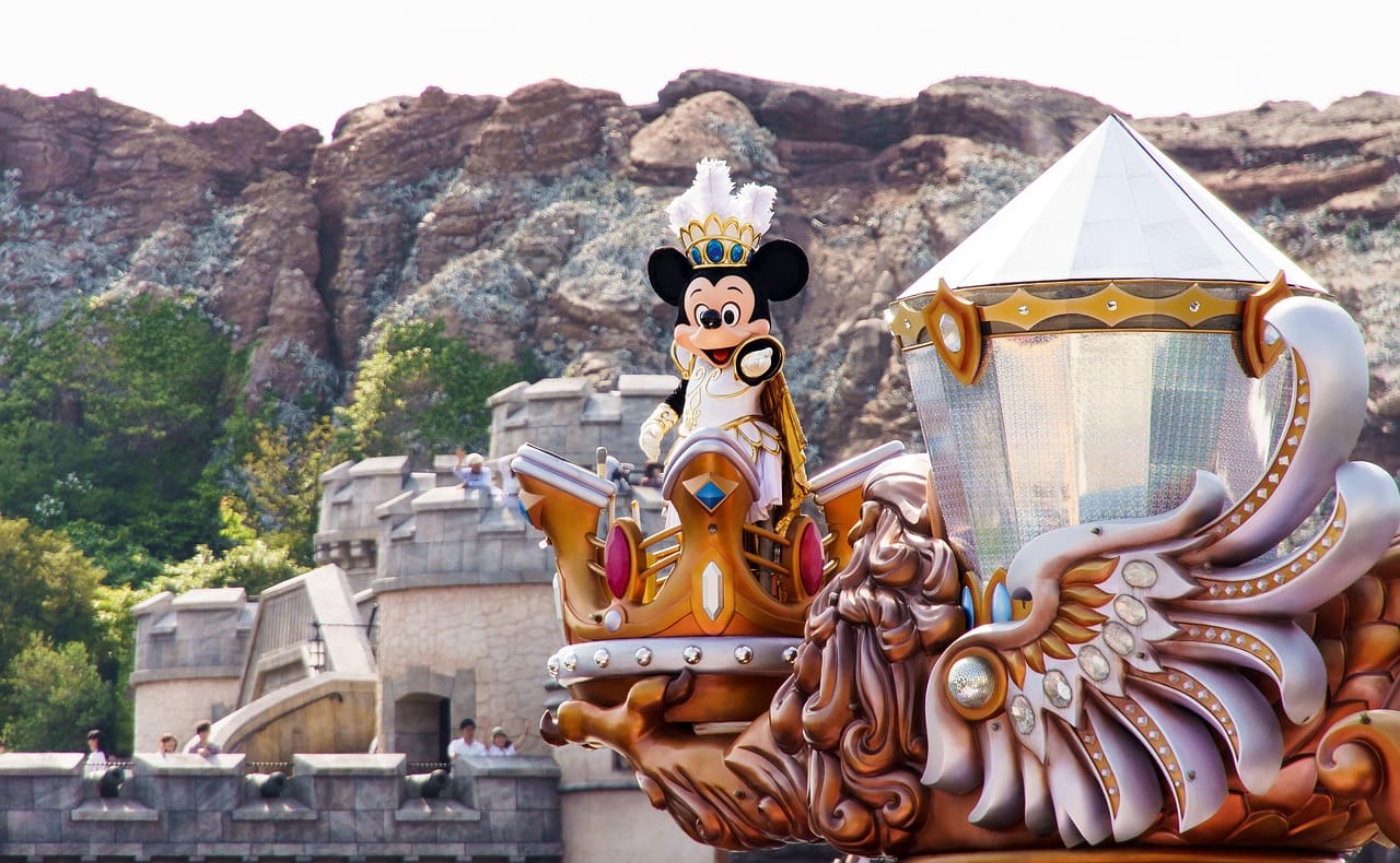 Tokyo Disney Resort Group Bus Guide: Drop-Offs, Closing Times and Onboard Luggage