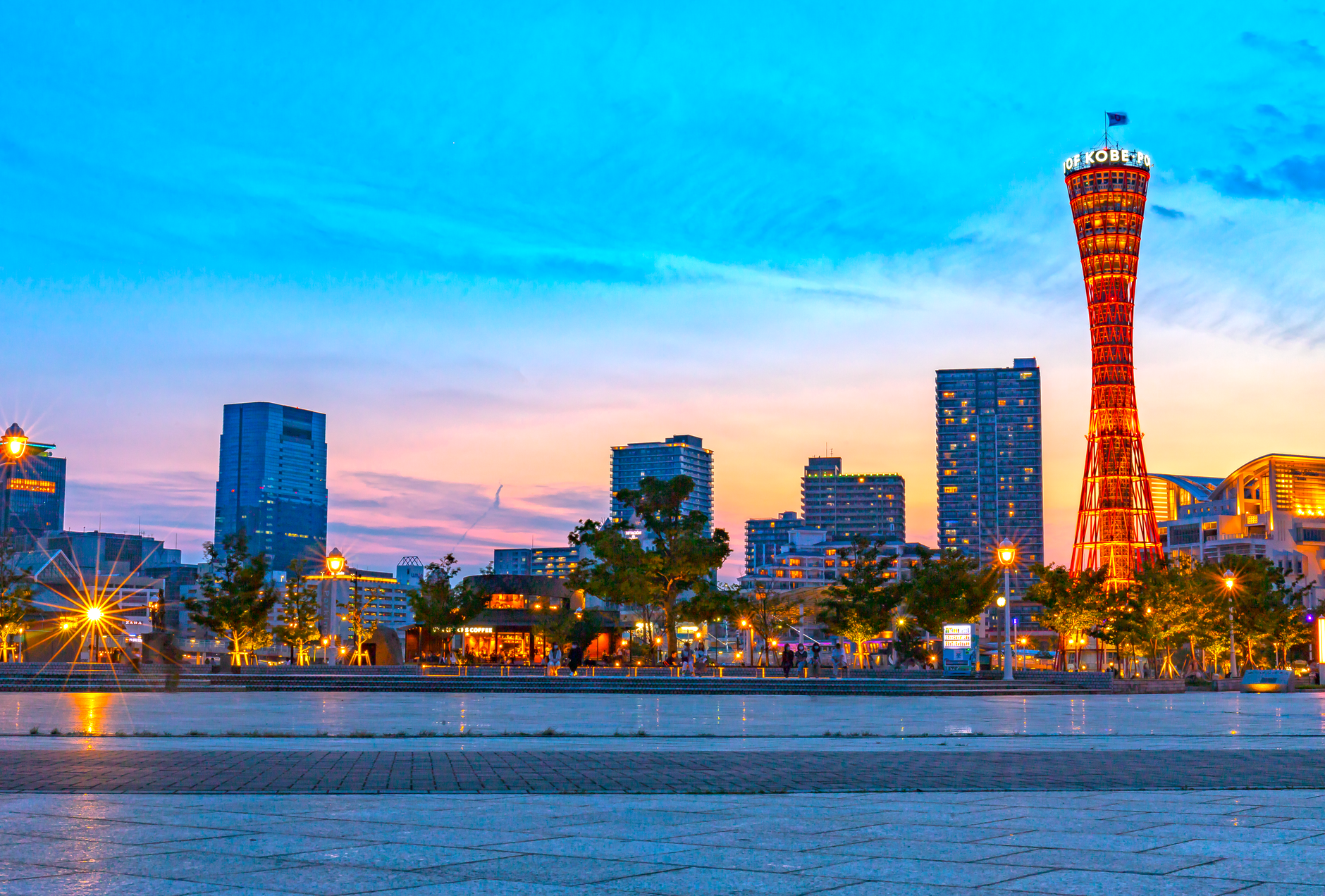 Osaka und Kobe nach Einbruch der Dunkelheit, Date-Flug · 30 Minuten