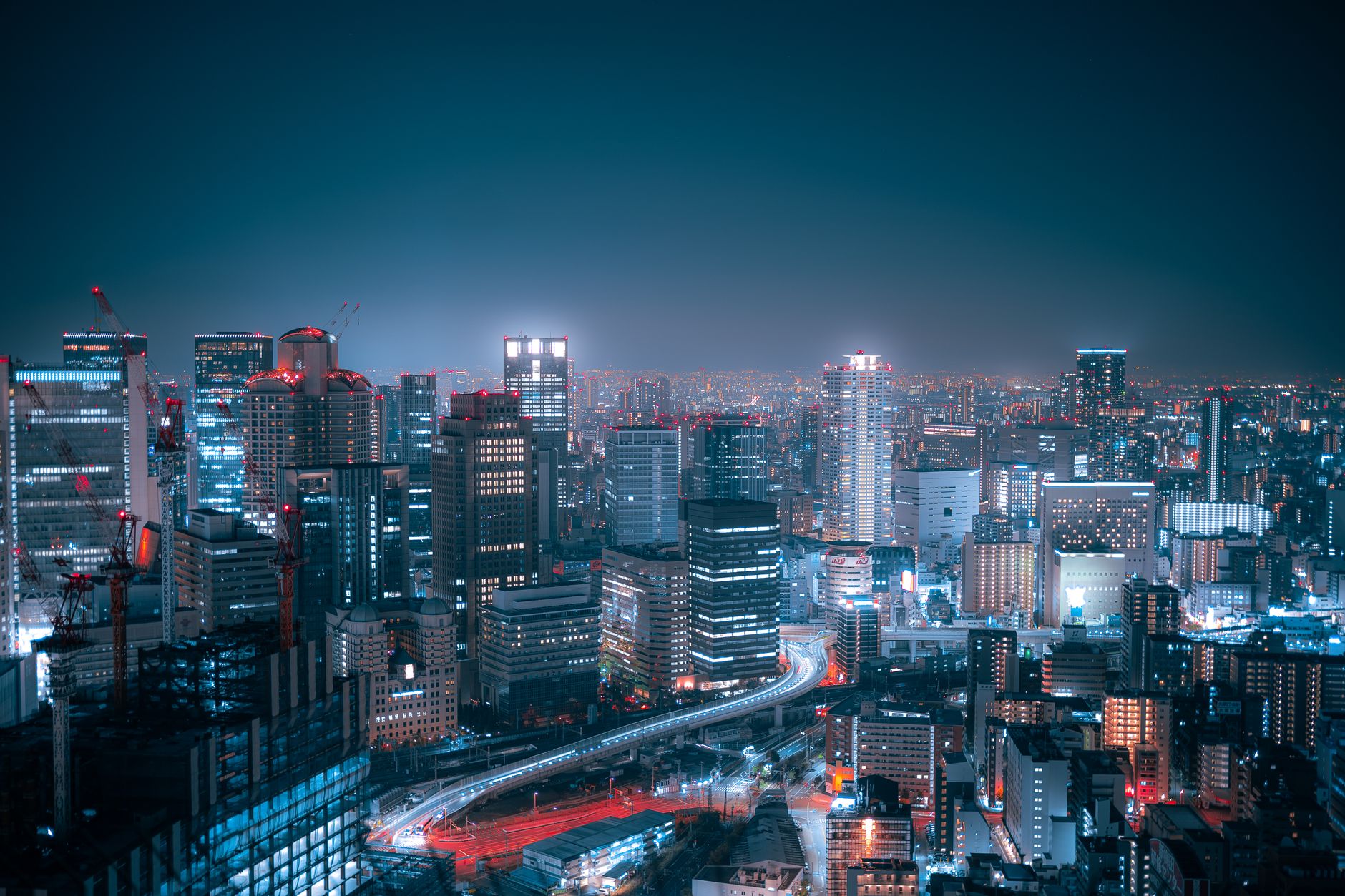 Osaka und Kobe nach Einbruch der Dunkelheit, Date-Flug · 30 Minuten