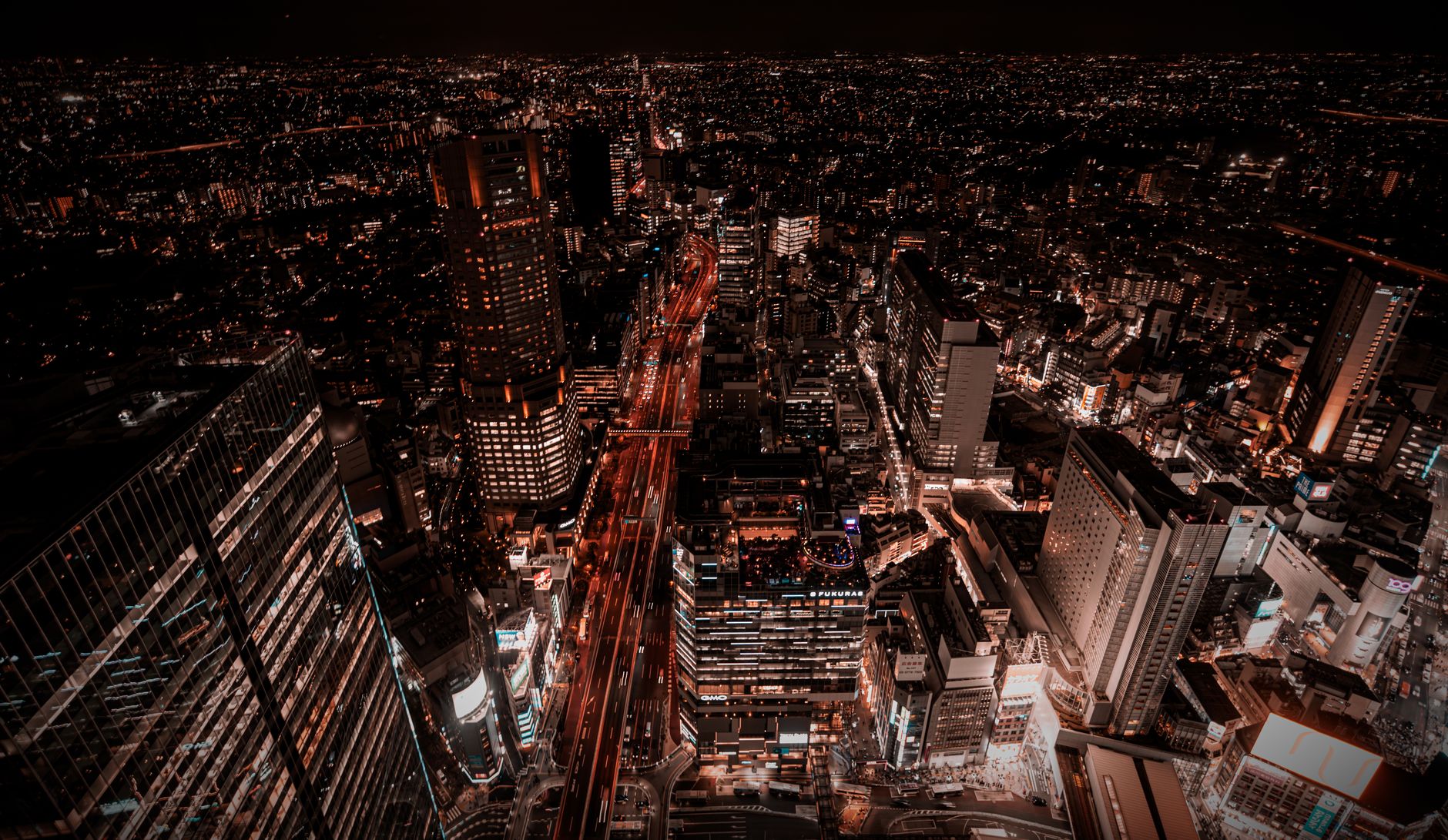Zwei Türme bei Nacht: Tokyo Tower und Skytree · 25 Minuten