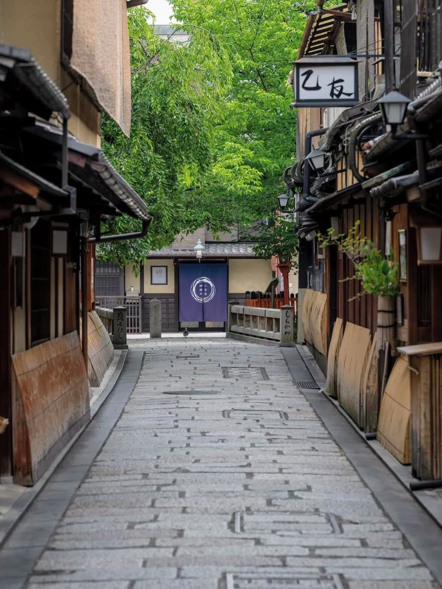Gion chạng vạng: phố cổ, trà quán và chuyện geiko — 2