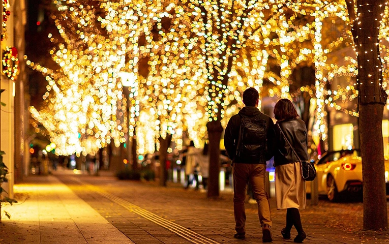 Experience the magic of Christmas — 6