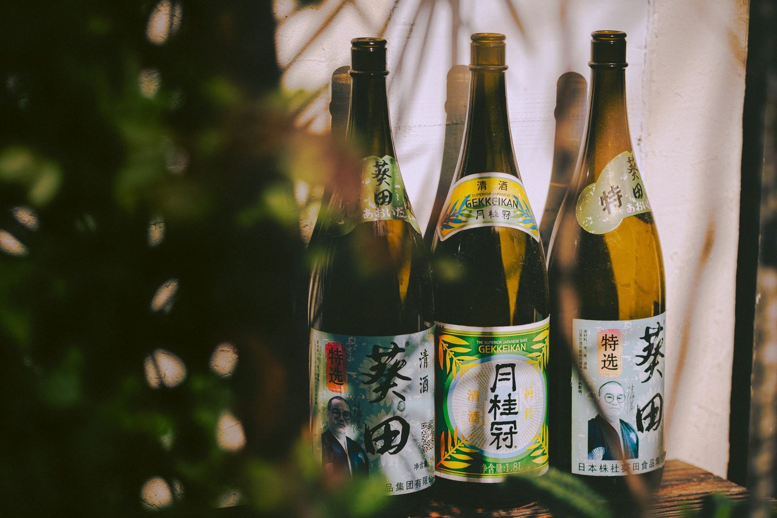 Sake als Geschenk kaufen: Welche Flasche aus der Depachika, vom Flughafen – und wie man sie nach Vietnam bringt
