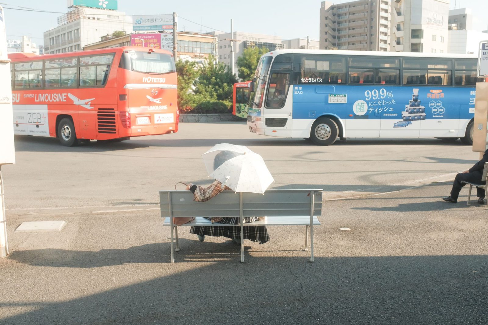 日本を横断する複数日チャーターバス旅行の計画方法