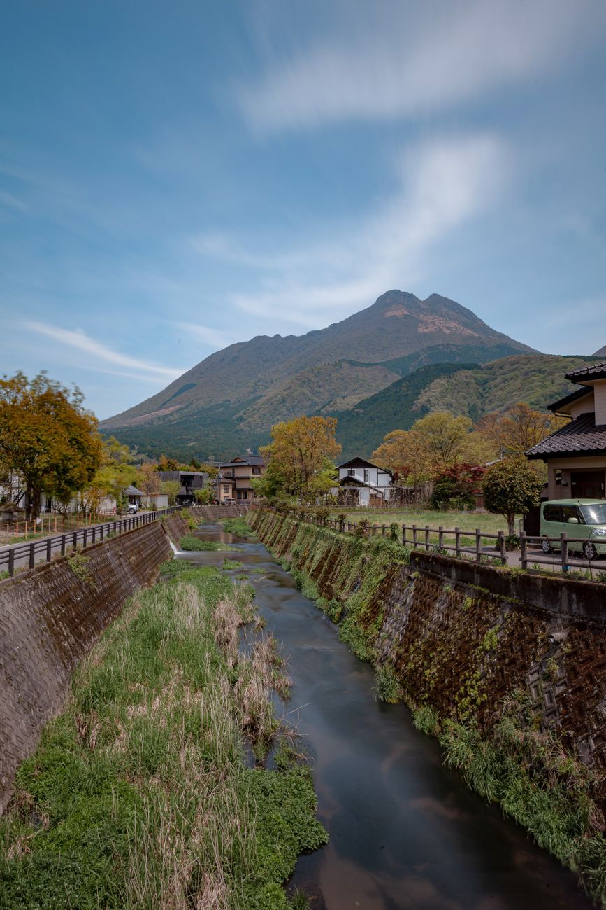 Yufuin hot-spring town and Lake Kinrin