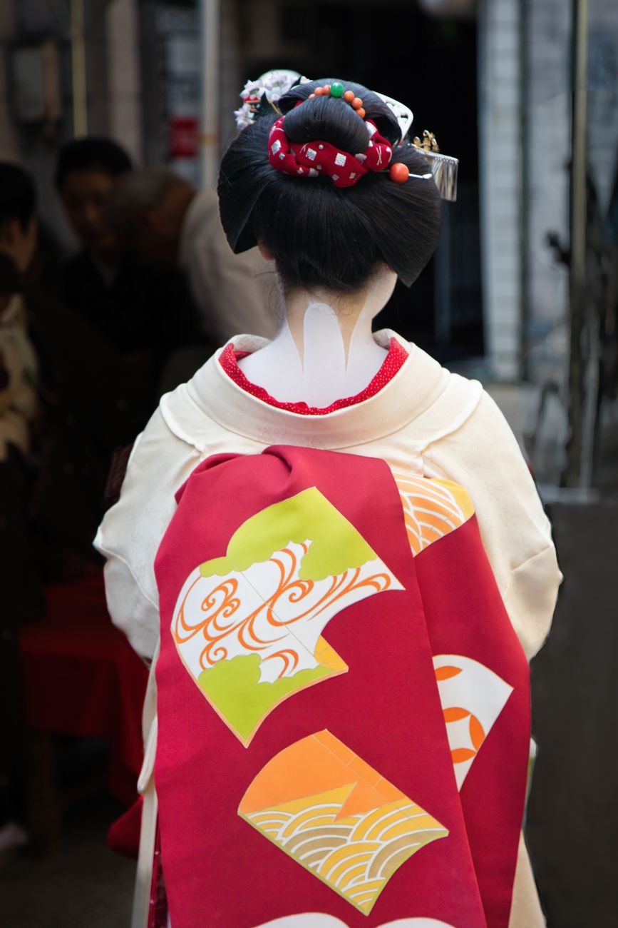 Private Kyoto Ozashiki: real geiko and maiko, closed room — 2