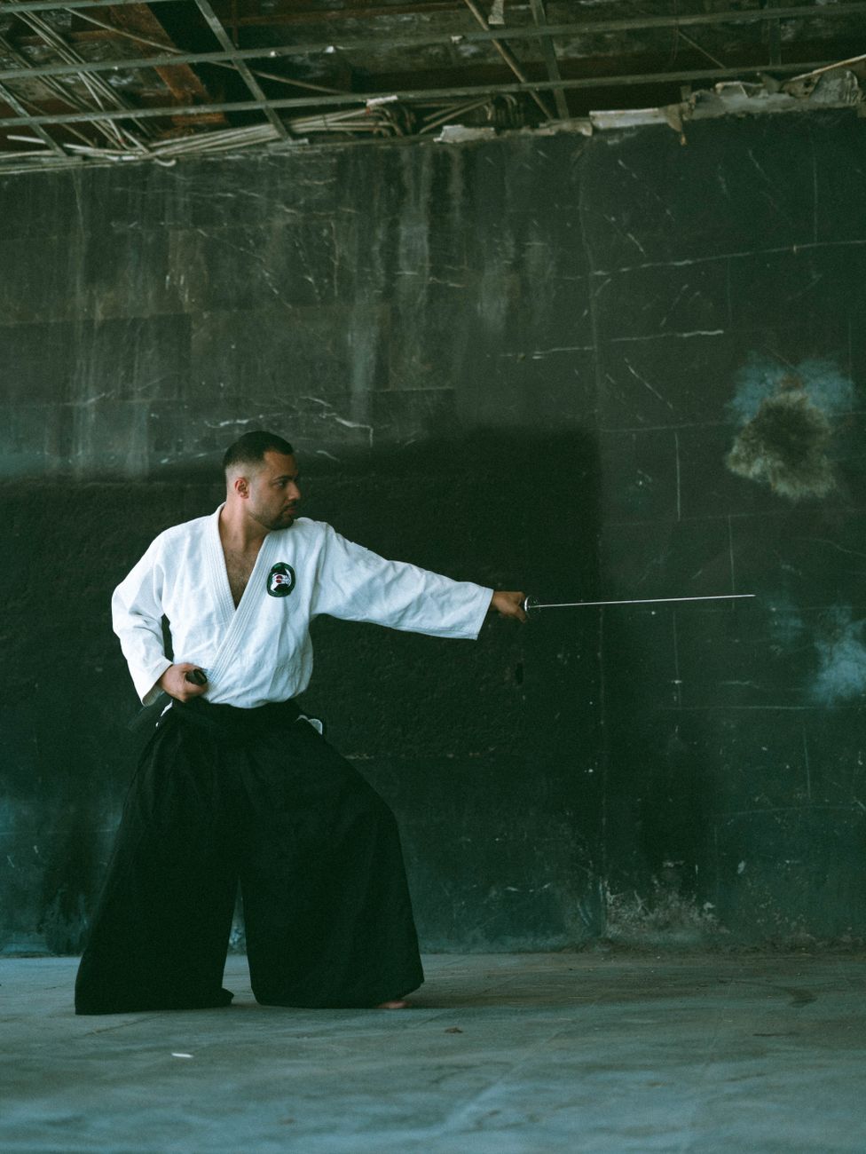 Samurai swordplay session: stance, breathing, and one real cut — 4