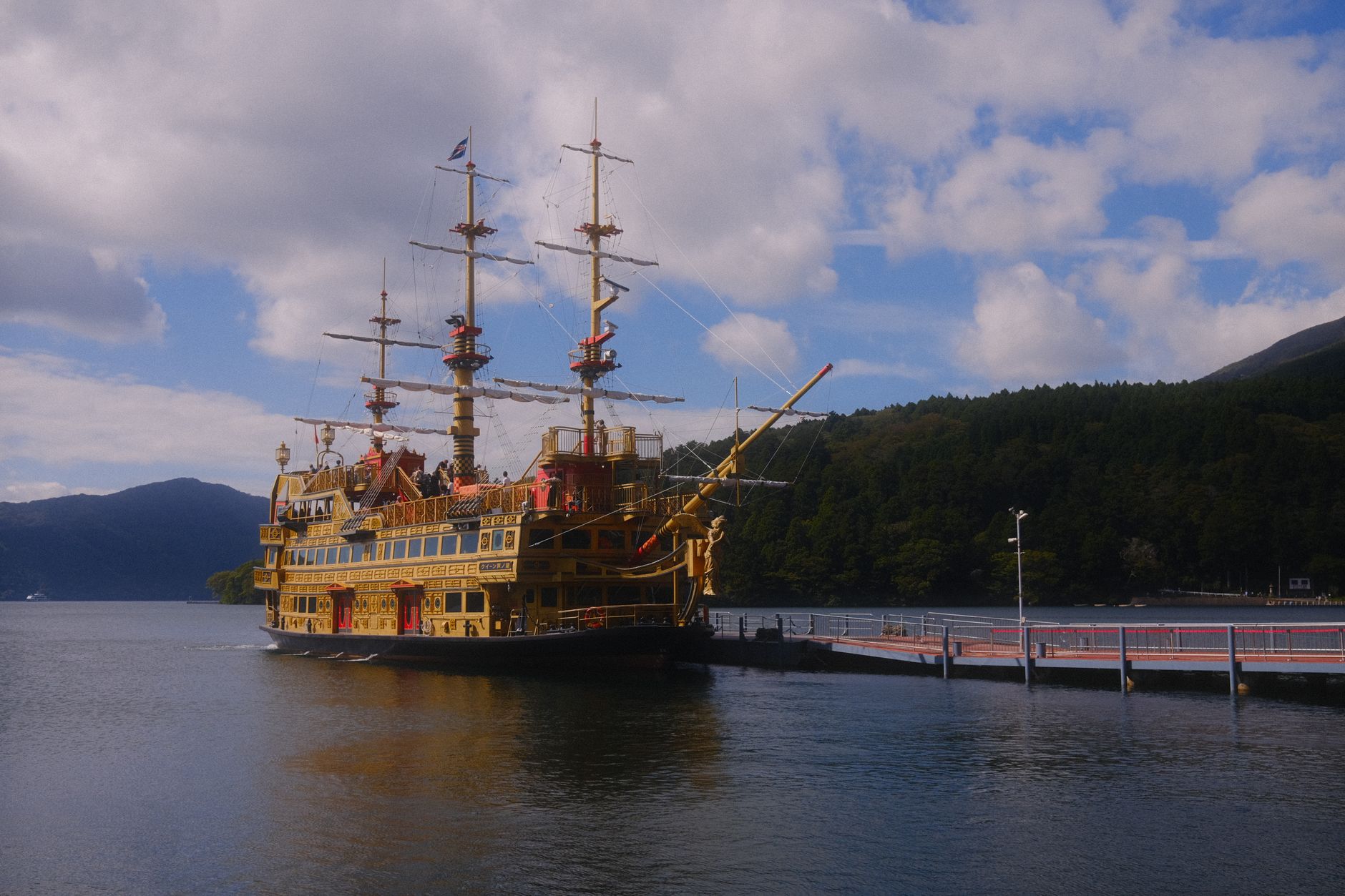 Hakone loop: ropeway, Owakudani and Lake Ashi