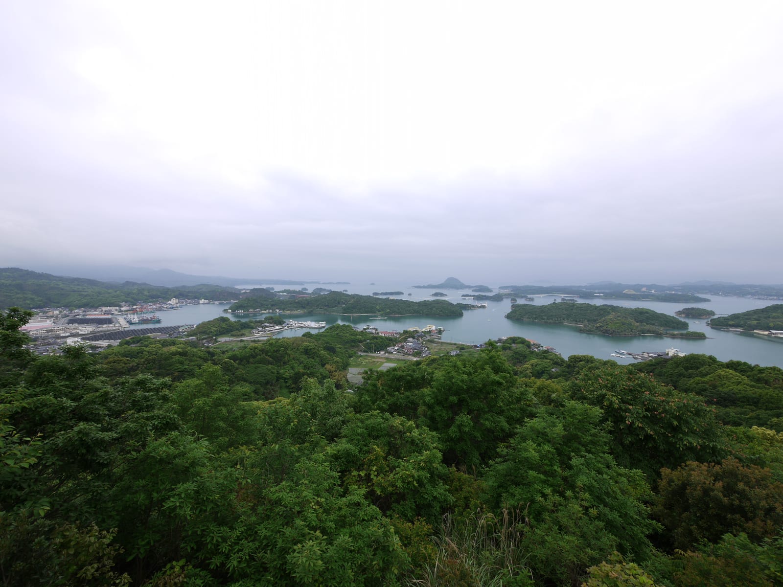 Guida completa al fascino delle Isole Amakusa nella Prefettura di Kumamoto! Un resort mozzafiato dove la bellezza di molteplici isole si intreccia con la storia