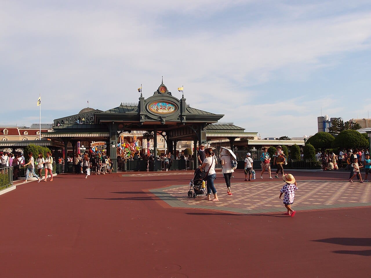 Guida all'Area di 東京ディズニーリゾート(Tokyo Disney Resort): Pernottamento a 舞浜(Maihama), Gadget e イクスピアリ(IKSPIARI)