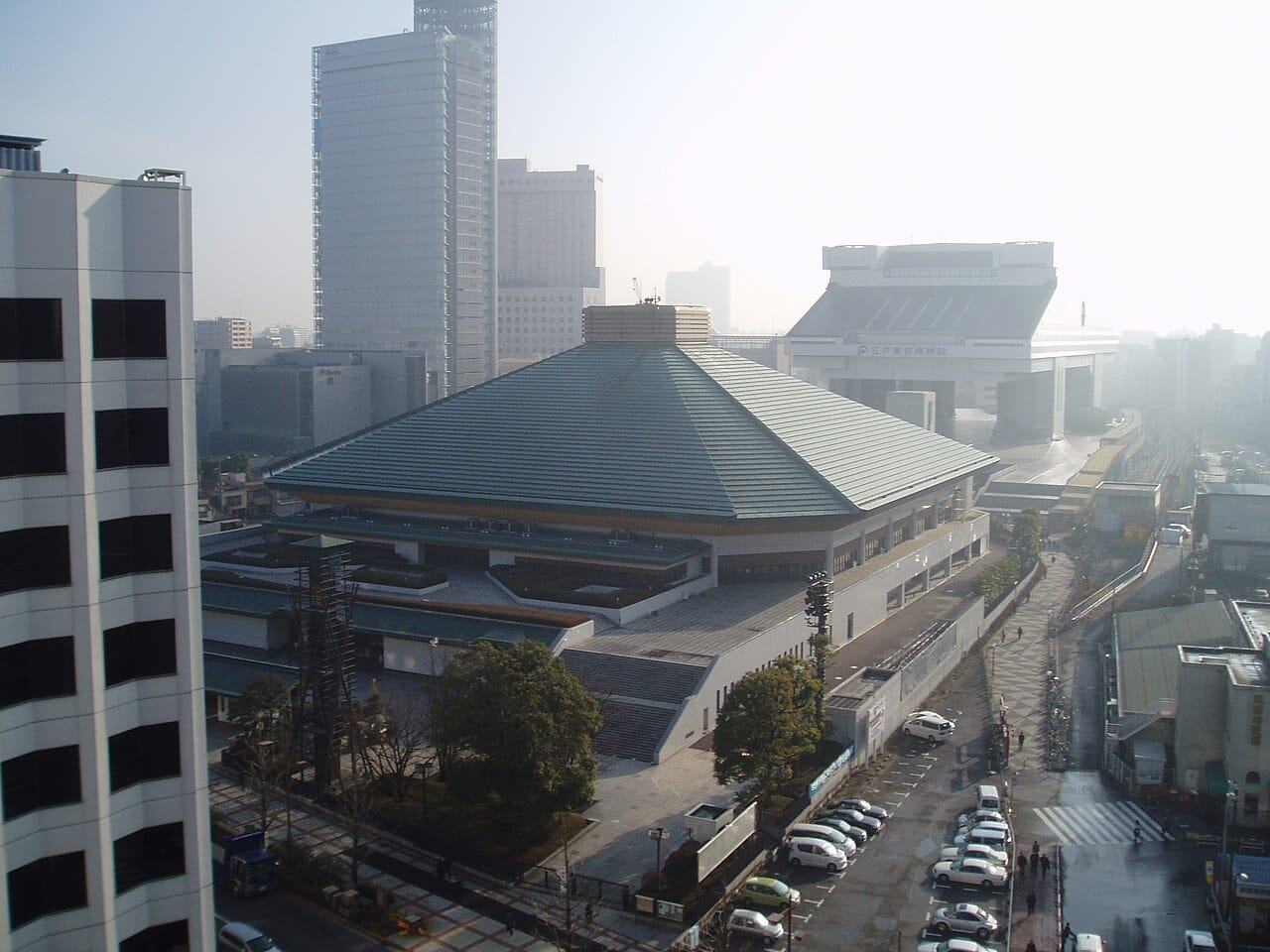 Enjoying Sumo in Ryogoku: Grand Tournament Tickets, Morning Practice, and Chanko