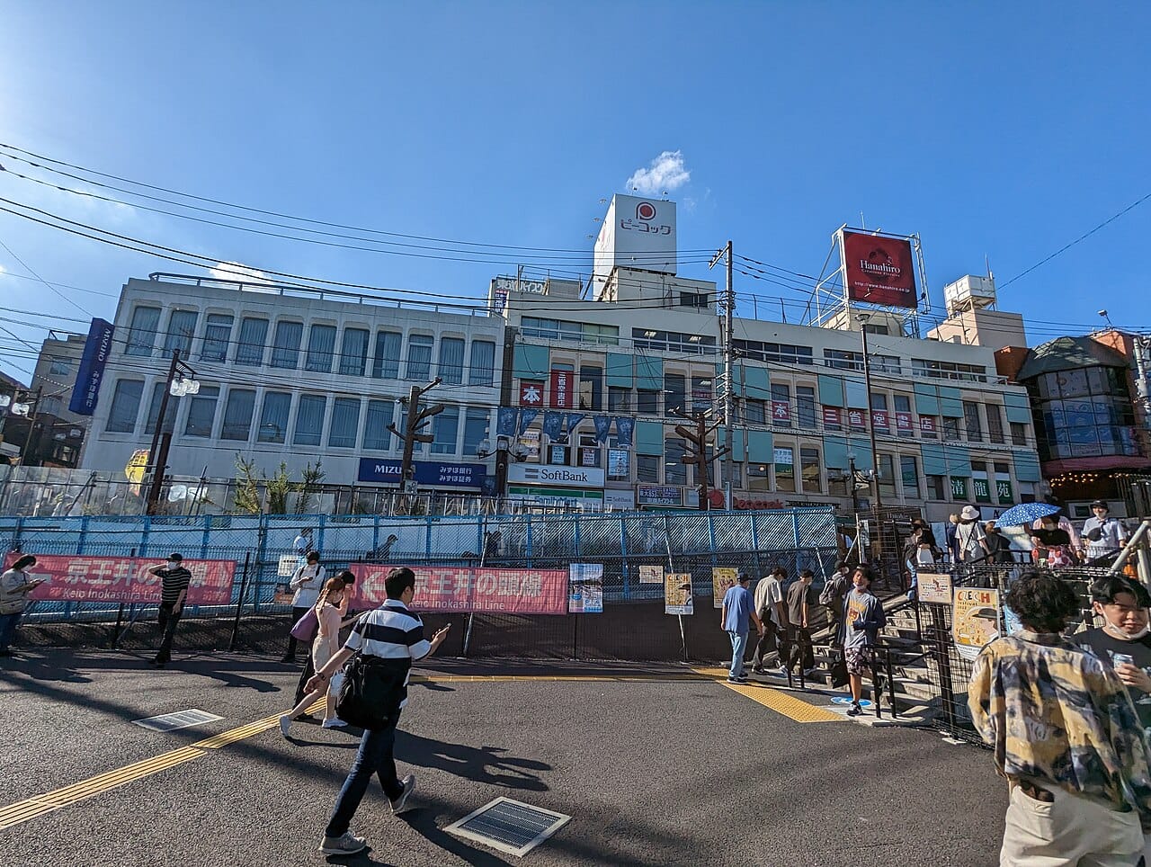 Shimokitazawa Guide: Vintage Clothing, Curry, and Small Theaters