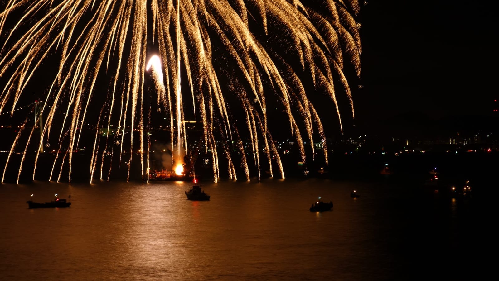 Kanmon Kaikyo Fireworks Festival! The Charm and How to Enjoy a Two-Port Simultaneous Event