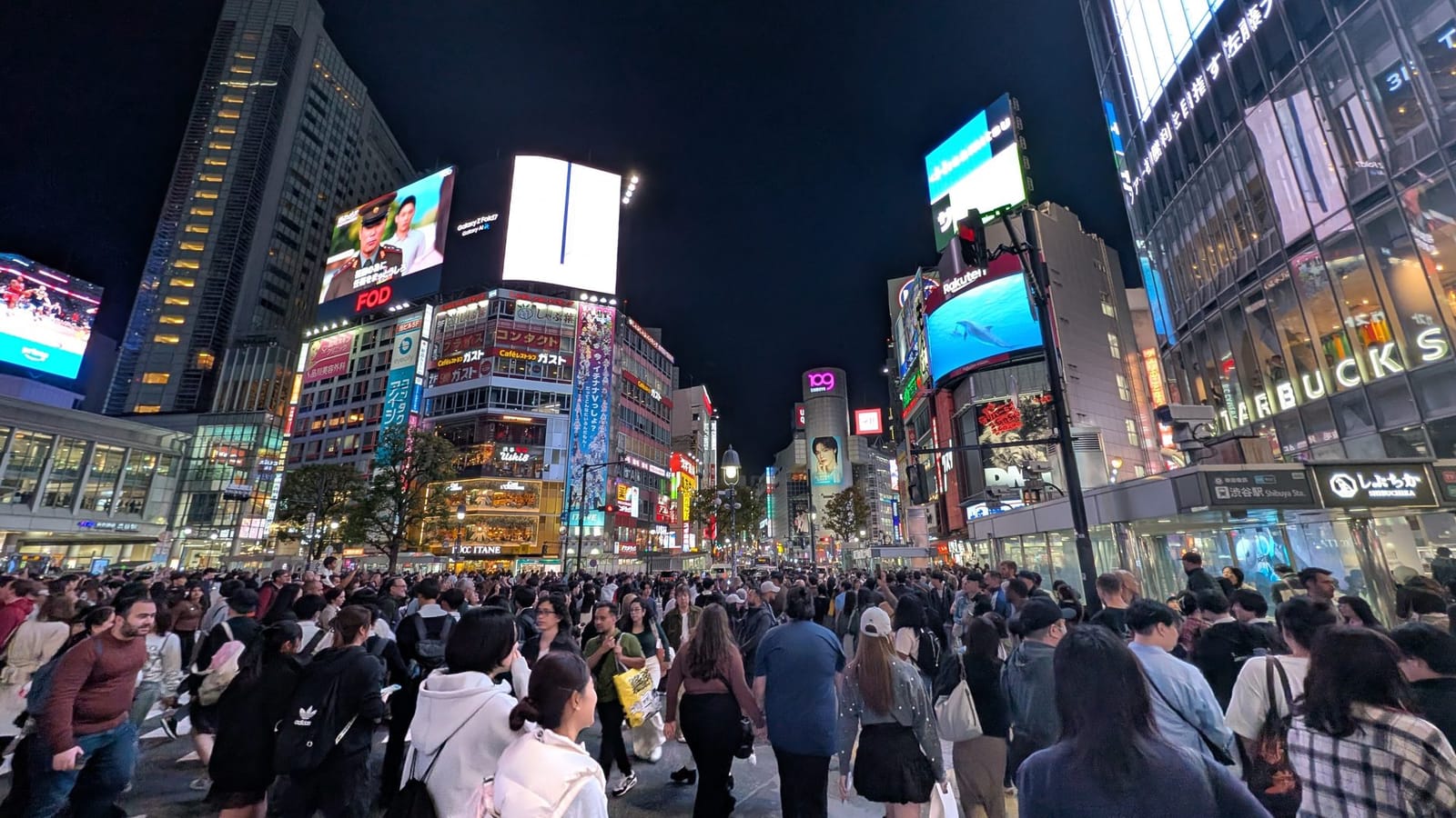 涩谷十字路口夜景
