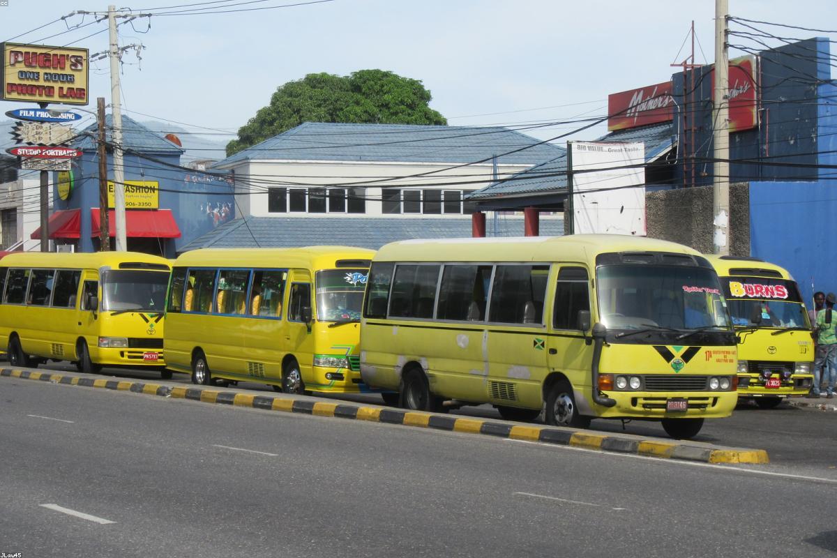 Medium Bus 26 chỗ