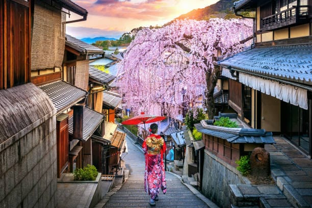 Sendai Tanabata Festival 2026 Complete Guide — August 6–8 · One of Tohoku’s Three Great Festivals · 3000 Tanabata Decorations