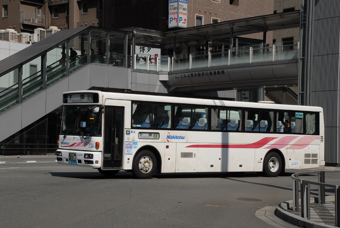 When Should You Book a Japan Charter Bus? Peak-Season Lead Times