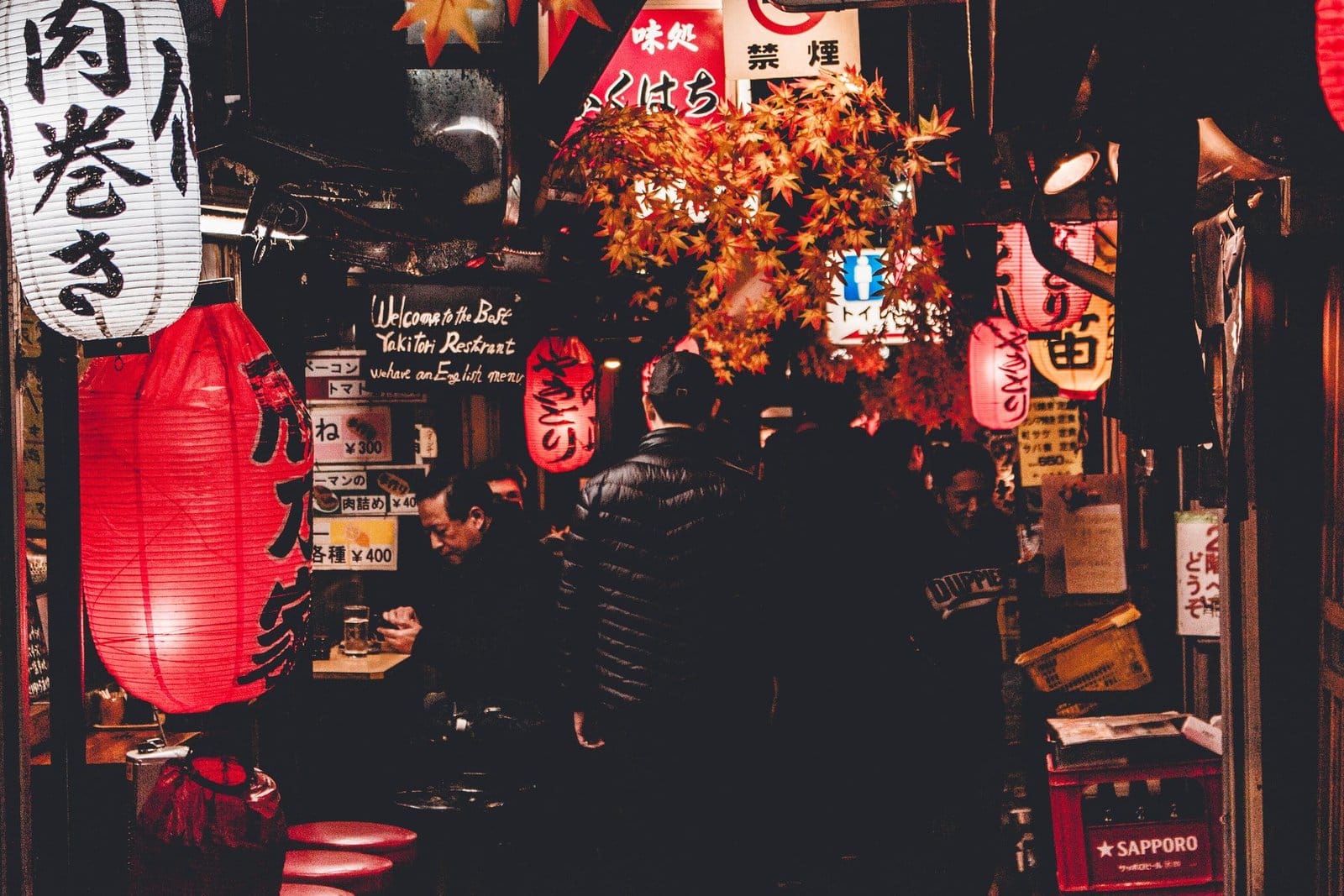 Visiting an Izakaya for the First Time: A Complete Guide from Otoshi and Batch Ordering to Paying the Bill
