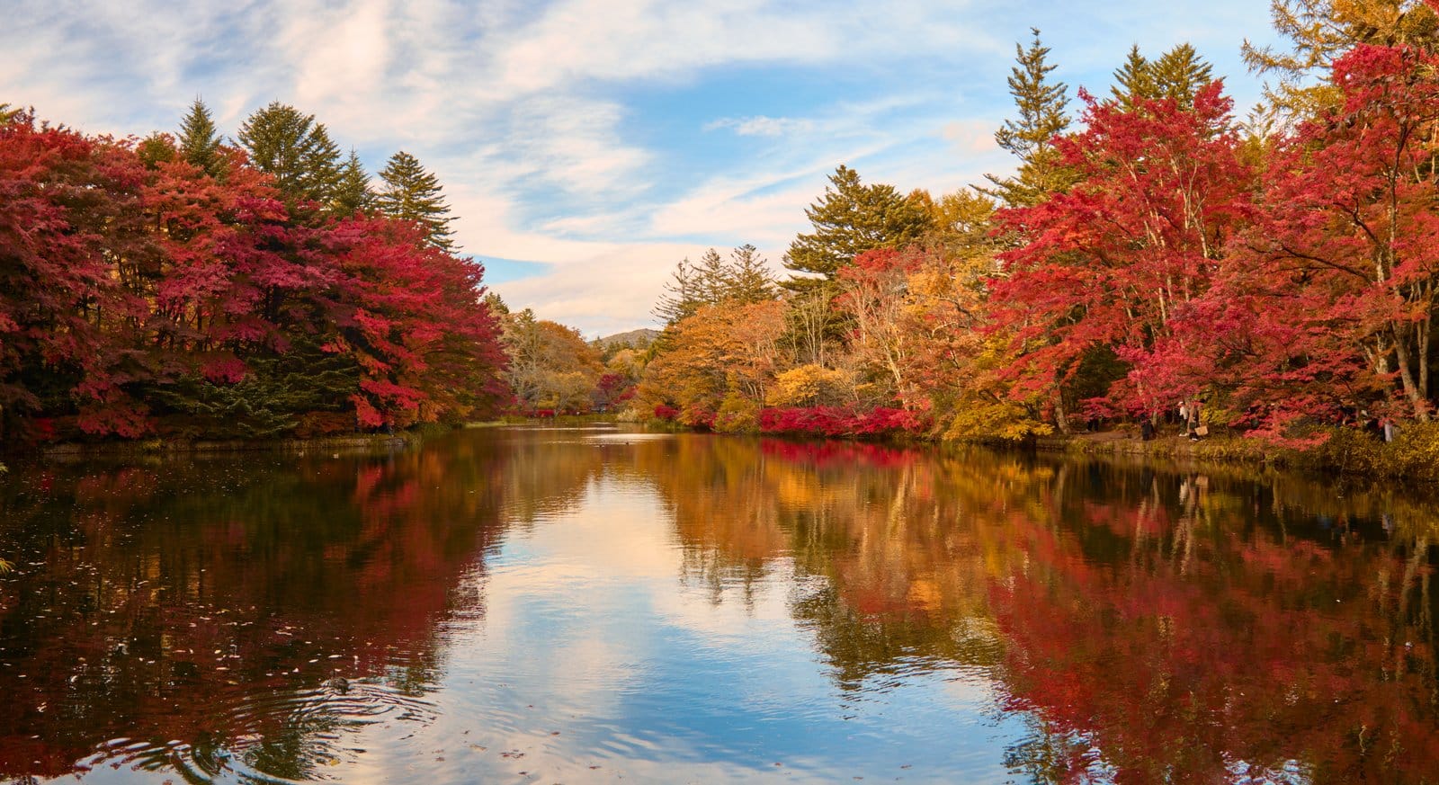 Branching out from Karuizawa: 2–3 autumn days through Kusatsu, Asama, and Usui Pass