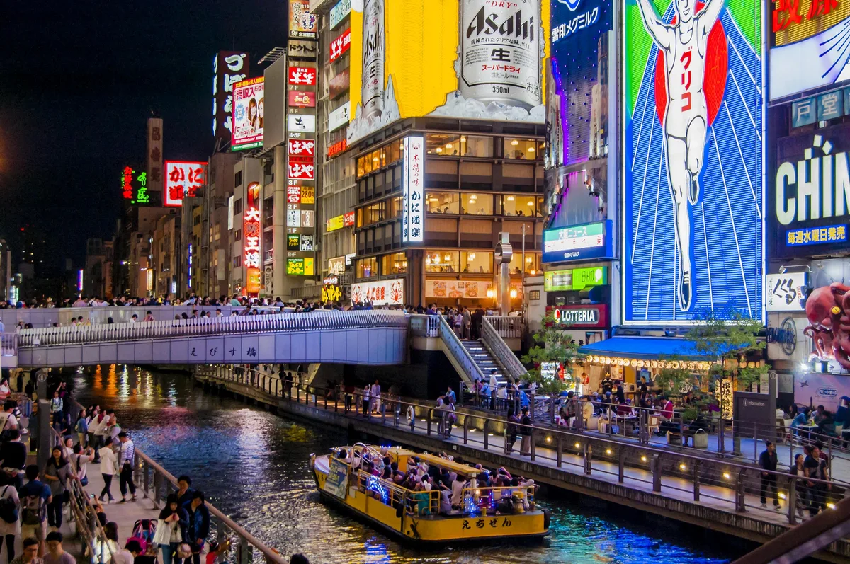 Nächte in Osaka Dotonbori: takoyaki, kushikatsu & Garküchen auf der Straße