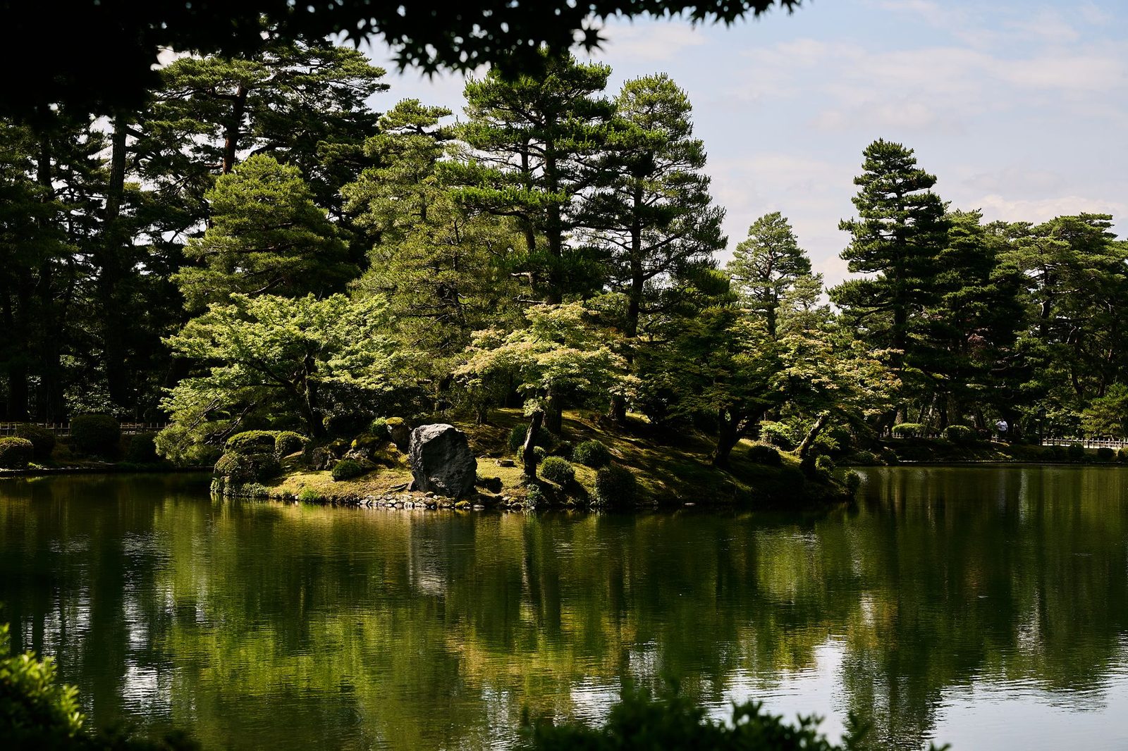 Shinkansen 12-Day Japan Crossing: Tokyo, Kanazawa, Takayama, Kyoto & Hiroshima — OlaChill day tour