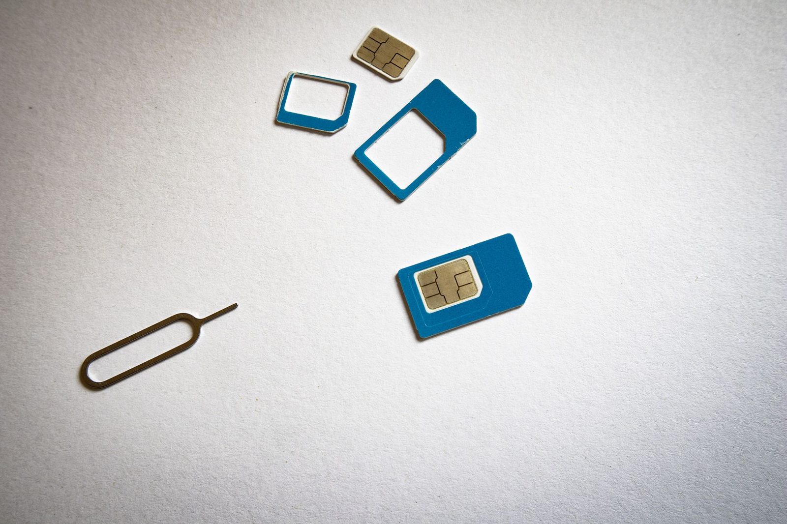 Confronto completo tra eSIM e SIM fisica per viaggiare in Giappone
