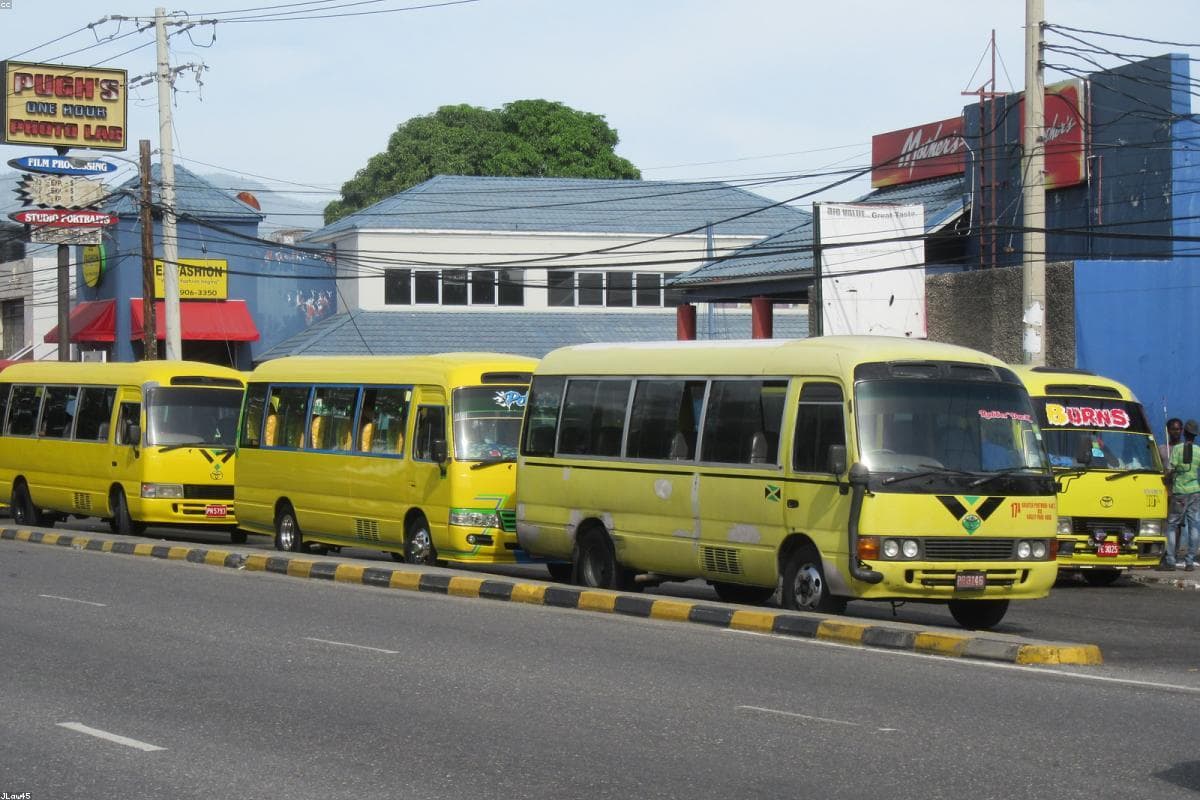 Medium Bus 26 chỗ