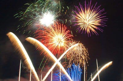 Niigata – Festival de feux d’artifice en mer du Gion Kashiwazaki Matsuri, le 26 juillet