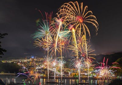 Okinawa – April 11 Festival de Fuegos Artificiales Ryukyu Kaiensai
