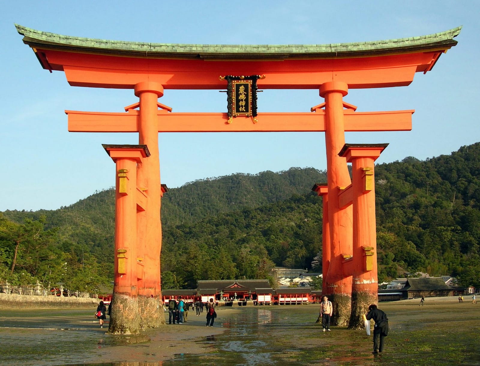 Itsukushima shrine torii Miyajima