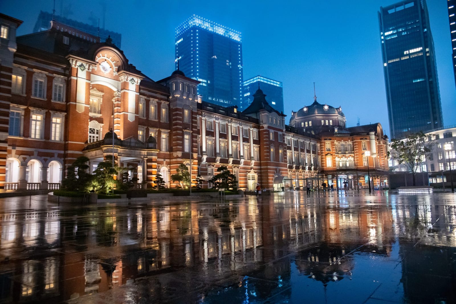 Tokyo business district Marunouchi