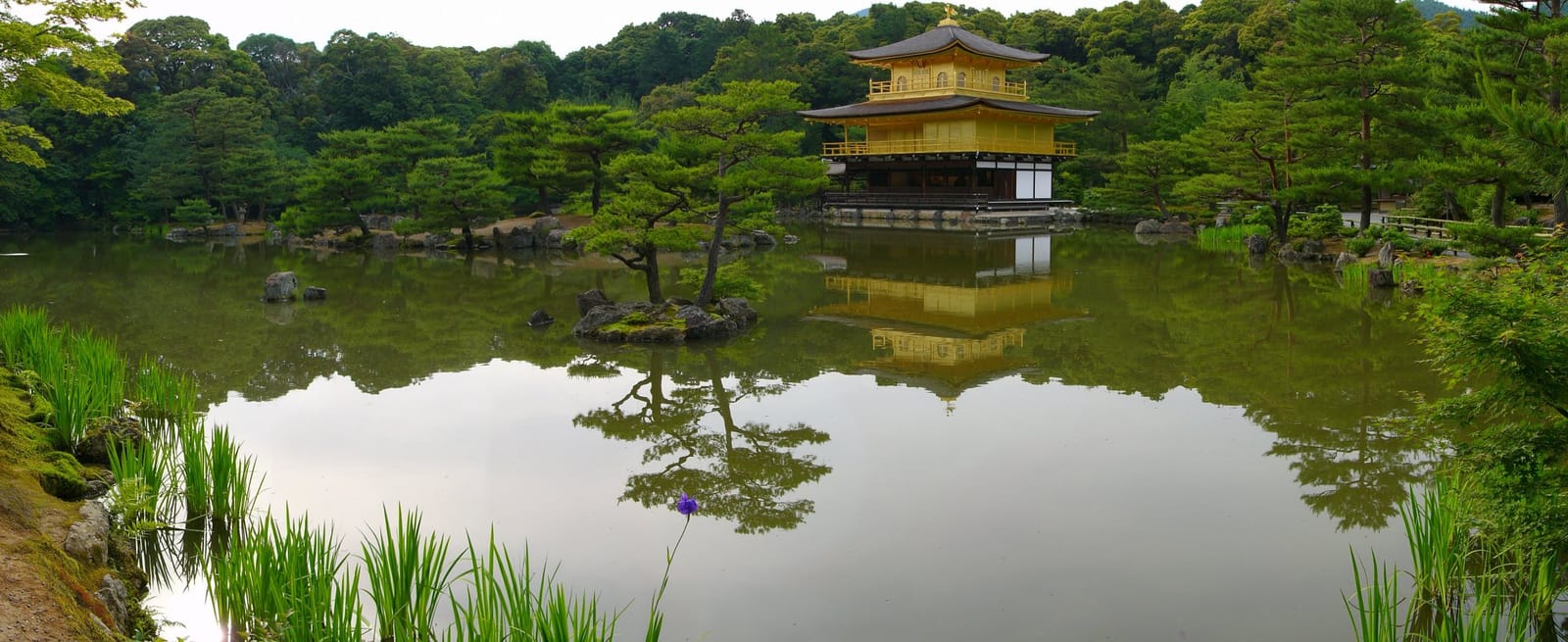 Kinkakuji golden pavilion