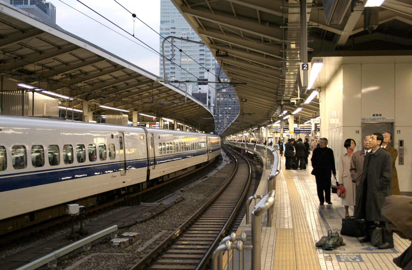 Train platform queue Japan