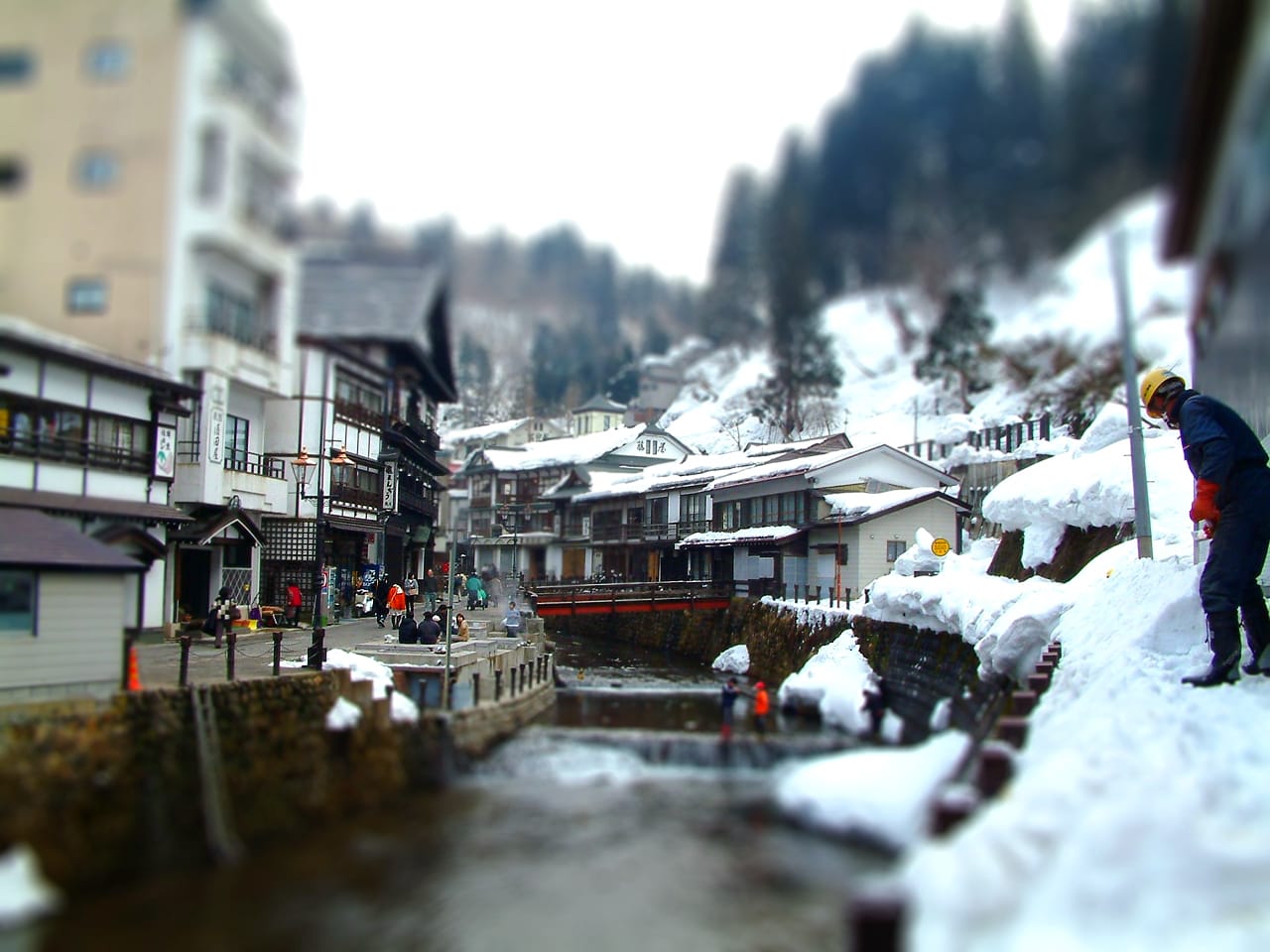 Ginzan Onsen snow