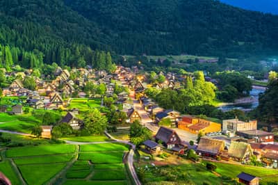 From Tokyo: Shirakawa-go & Kanazawa Bus Day Tour with Round-Trip Shinkansen Tickets (Lunch Not Included) — 3