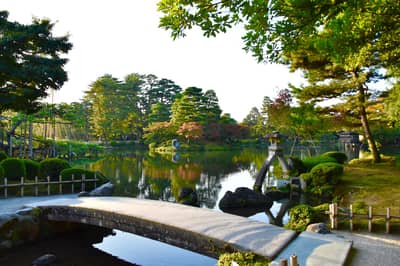 From Osaka: Shirakawa-go & Kanazawa Bus Day Tour with Round-Trip Shinkansen Tickets (Lunch Not Included) — 5