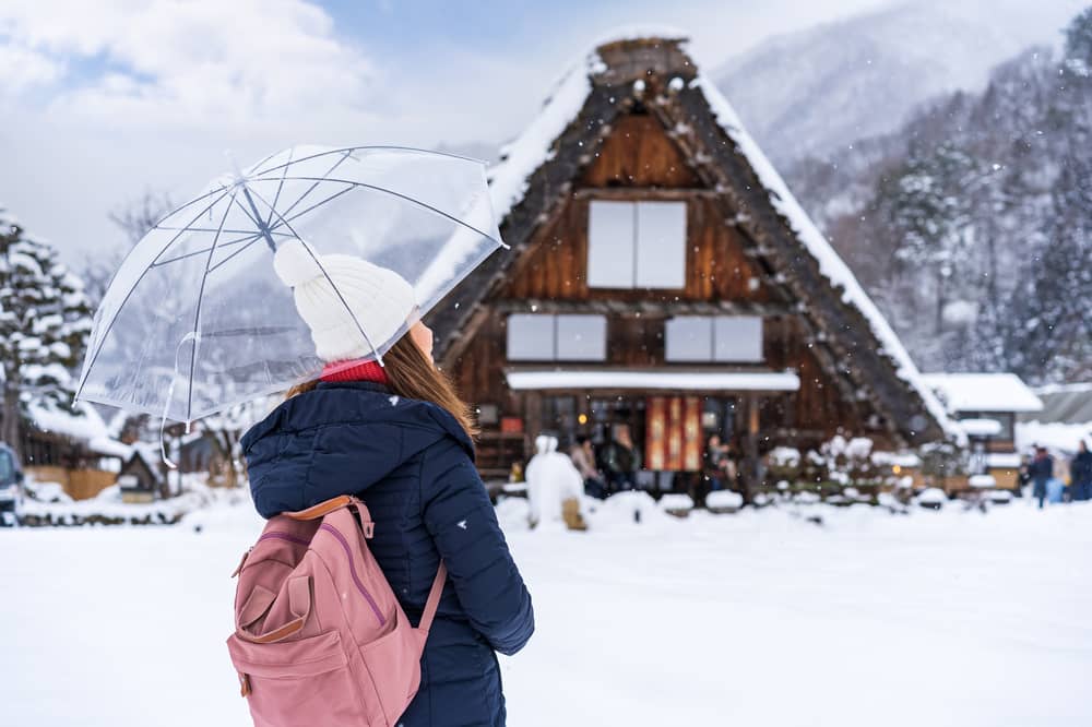 From Osaka: Shirakawa-go & Kanazawa Bus Day Tour with Round-Trip Shinkansen Tickets (Lunch Not Included)