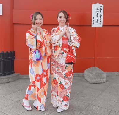 Tokyo・Asakusa Kaga Rental Kimono dengan Penataan Rambut — 4