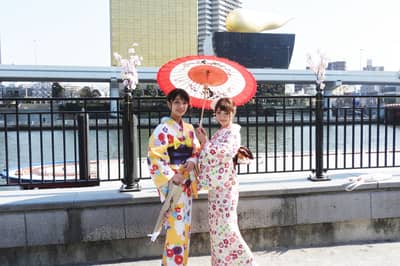 Tokyo・Asakusa Kaga Rental Kimono dengan Penataan Rambut — 9