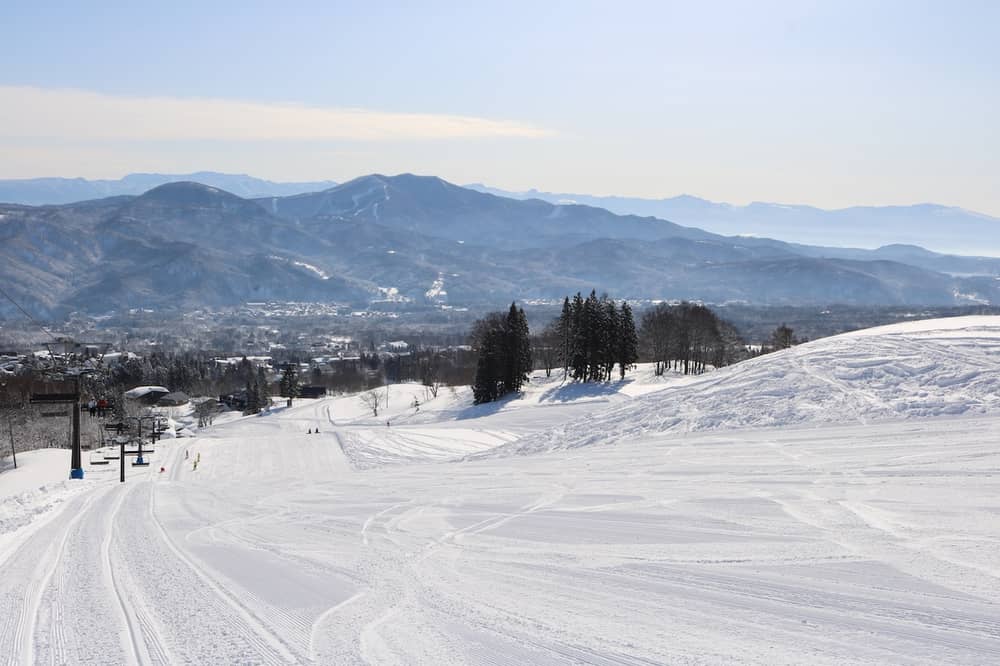 Akakura Onsen Ski Resort Lift Ticket + Lunch Ticket (Myoko, Niigata)