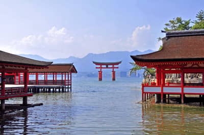 Hiroshima and Miyajima 1 Day Bus Tour from Fukuoka, Osaka and Kyoto