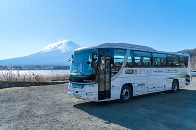 Ikebukuro–Fuji-Q Highland, Kawaguchiko & Mt. Fuji Bus