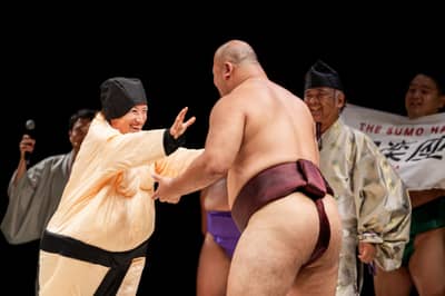 THE SUMO HALL HIRAKUZA OSAKA - Suất bento — 9